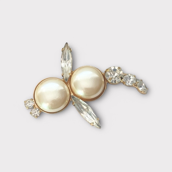 Vintage Faux Pearl Rhinestone Insect Brooch Gold tone Bug White - Picture 2 of 5